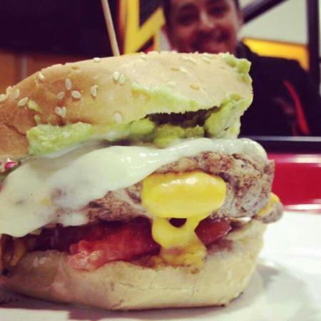 Cuanto Sabe Mechada and Burger