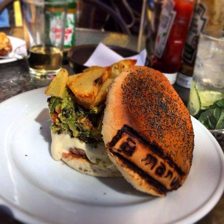 A Mano Gin & Burgers